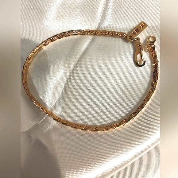 Jewelry - Vintage 18 Kt Gold Plated 7 Inch Bracelet
